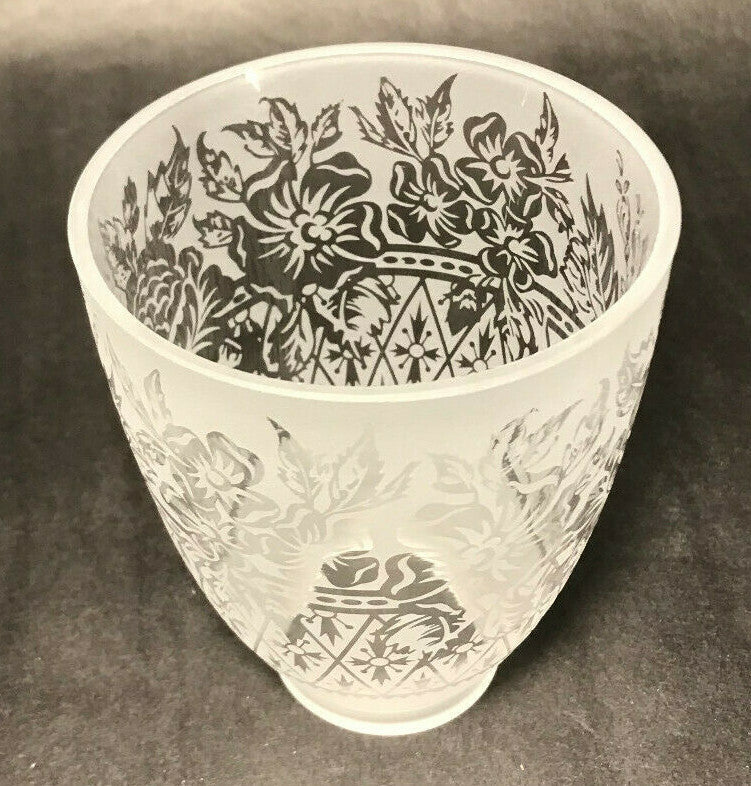 2 1/4" Fitter Venicia Satin Etched Fixture Shade, 2 Roses, Clear Filigree, 5" Ht