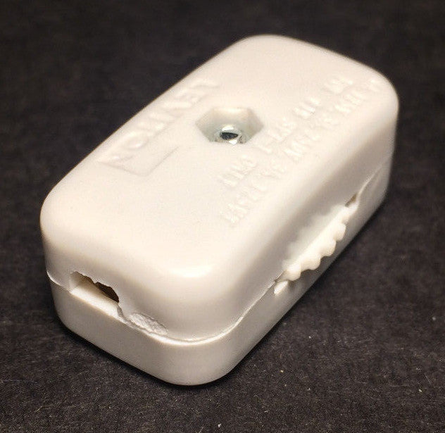 NEW LEVITON WHITE SPT-1 ROTARY ON - OFF LAMP CORD SWITCH LAMP PART RS401
