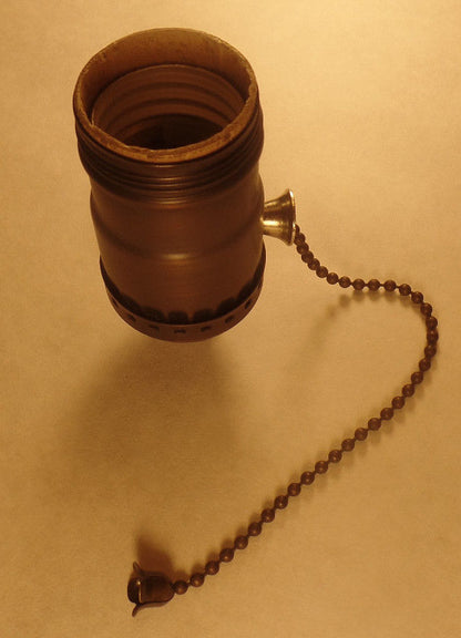 On/Off Antique Bronze Brass Pull Chain Early Electric Style Uno Lamp Socket 285B
