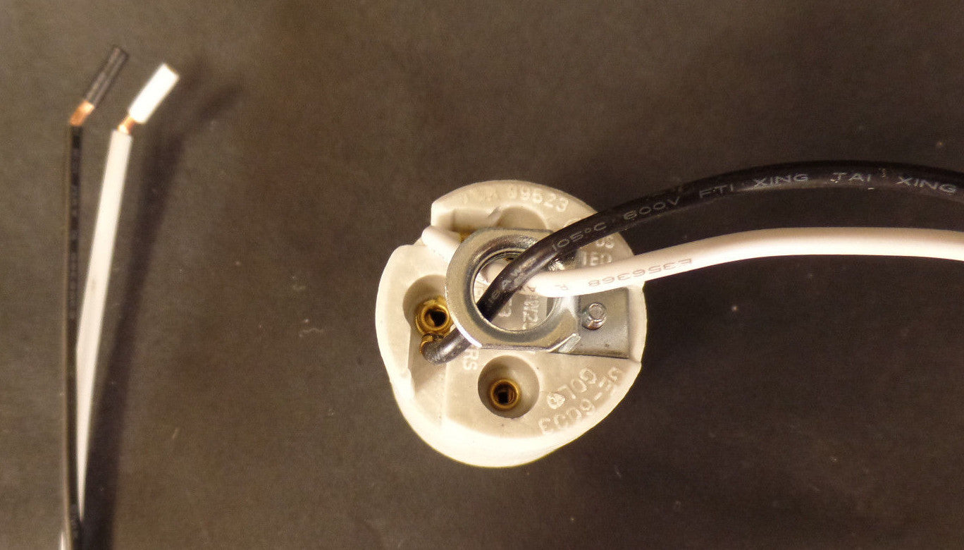 New Keyless Medium Base E26 Porcelain Socket With 18" Lead Wires And Hickey #716