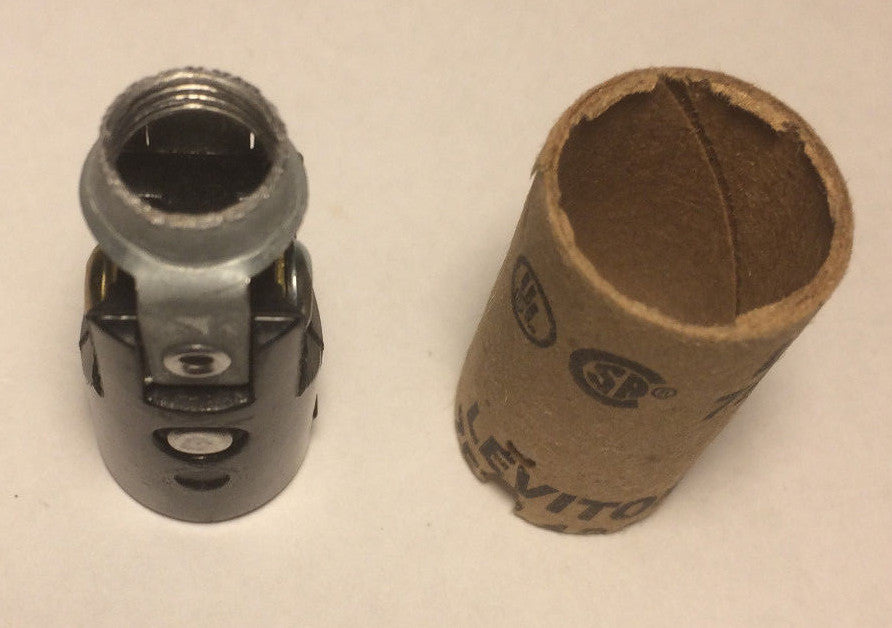 Leviton KEYLESS CANDLE CANDELABRA BASE SOCKET w/ 1/8" HICKEY & INSULATOR #SO230